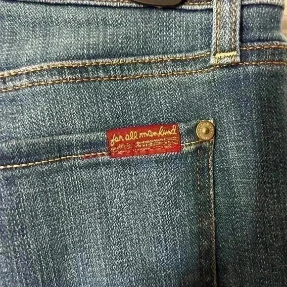 7 for all Mankind Josefina Boyfriend jeans. Size 28. Button fly - Picture 5 of 12